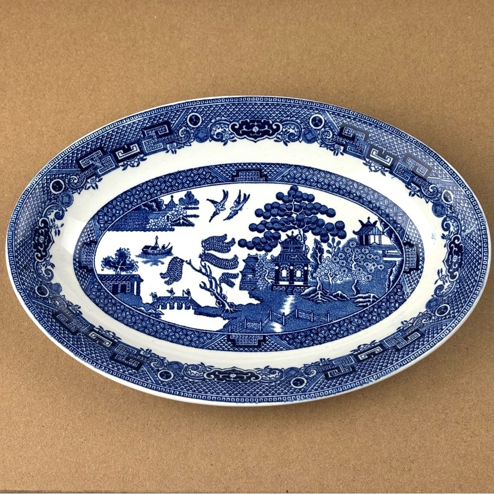 Vintage Johnson Brothers Blue Willow Oval Earthenware Vegetable Dish - Pre-Owned